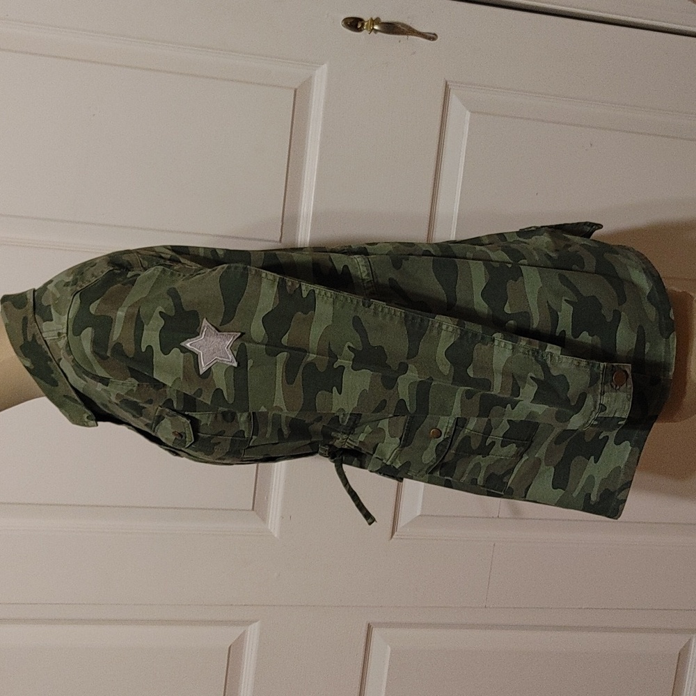🤢 Justice Jacket - Picture 8 of 14